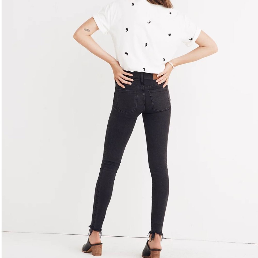 Madewell Petite 9 Inch Skinny Jeans in Berkeley Black